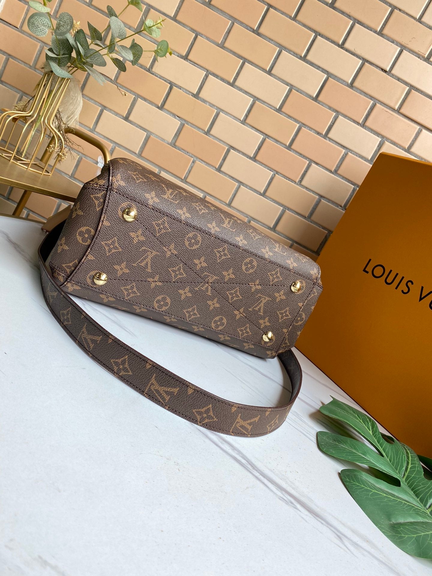 LV BAG/ 39*28*16cm