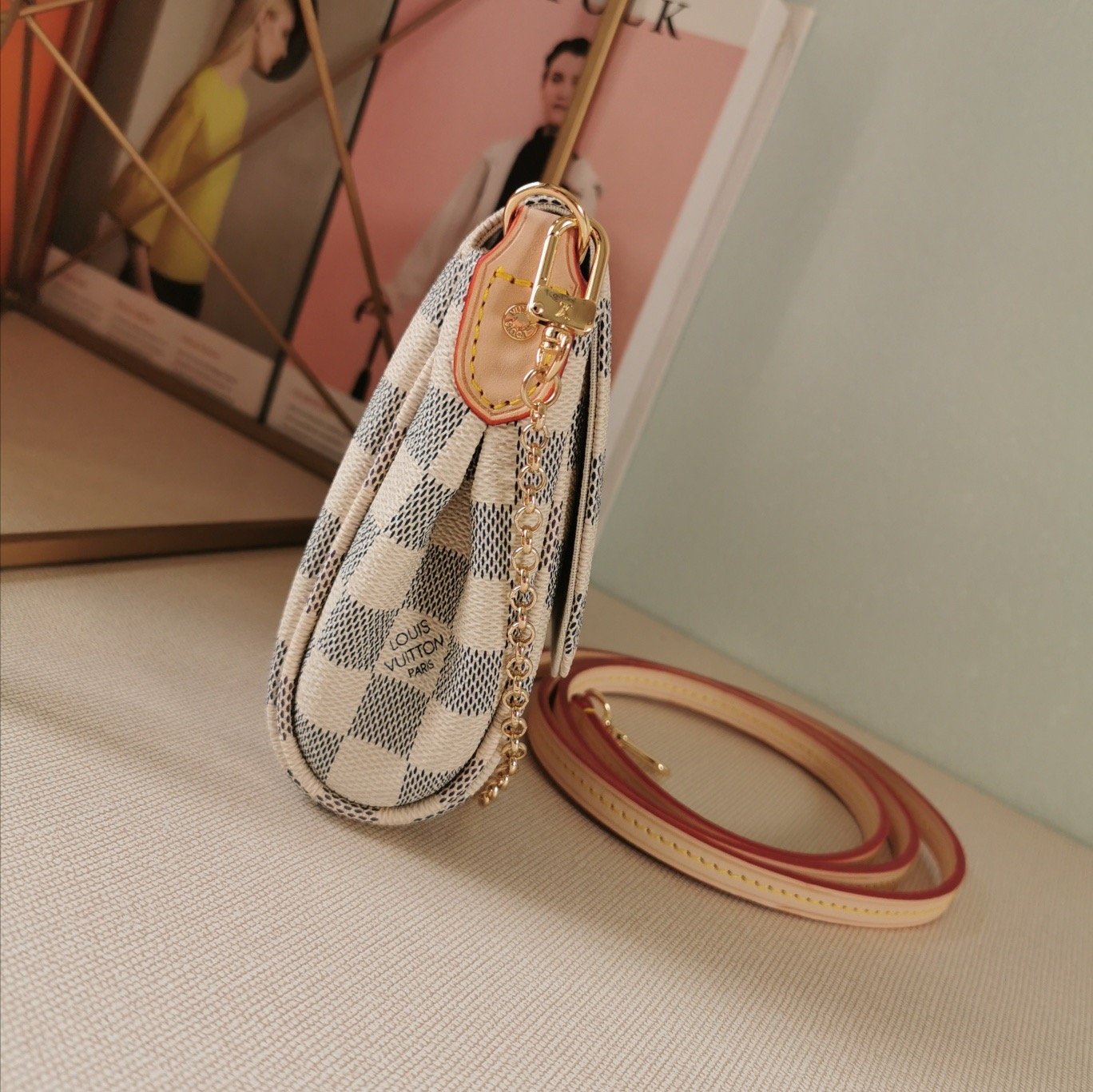 LV BAG/ 28*17*4cm