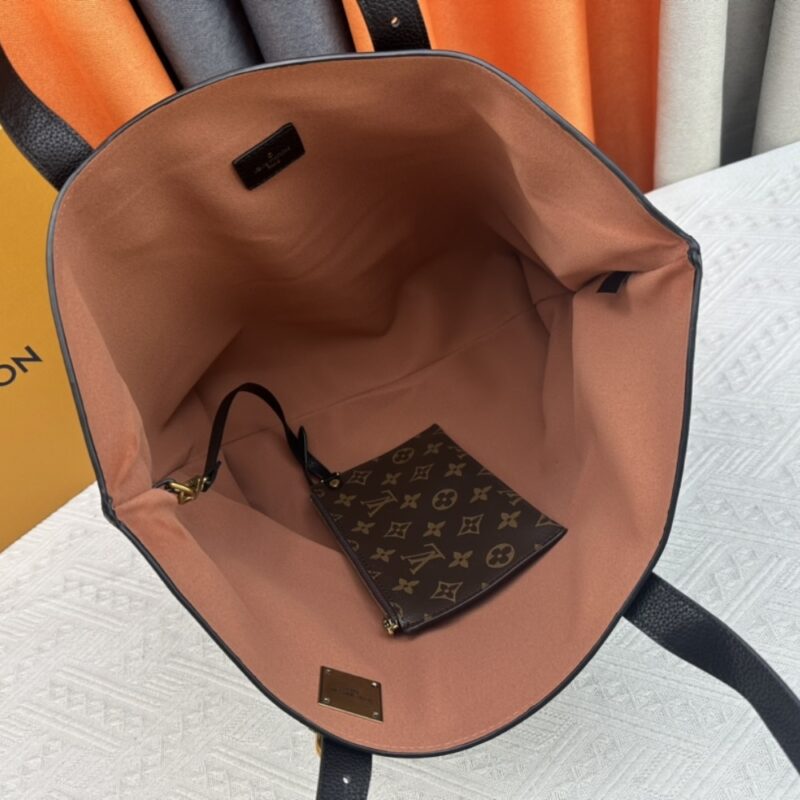 LV BAG/ 47 x 30 x 14 cm