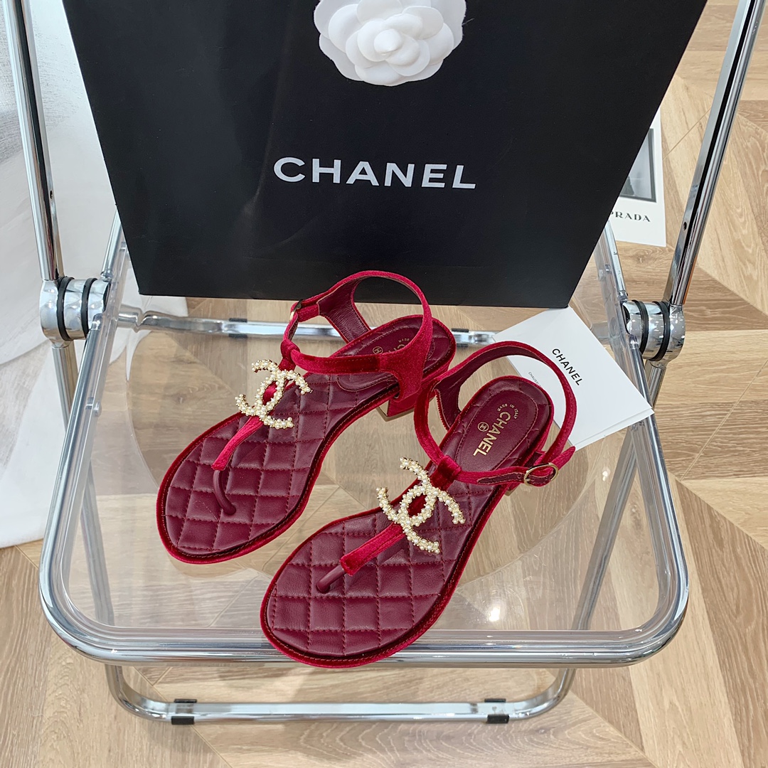 Cn SLIPPERS