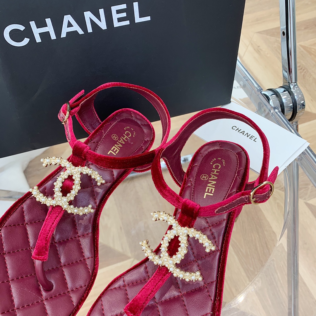 Cn SLIPPERS
