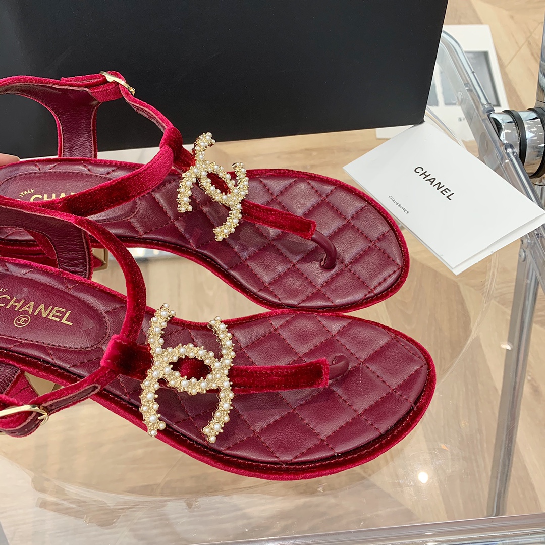Cn SLIPPERS