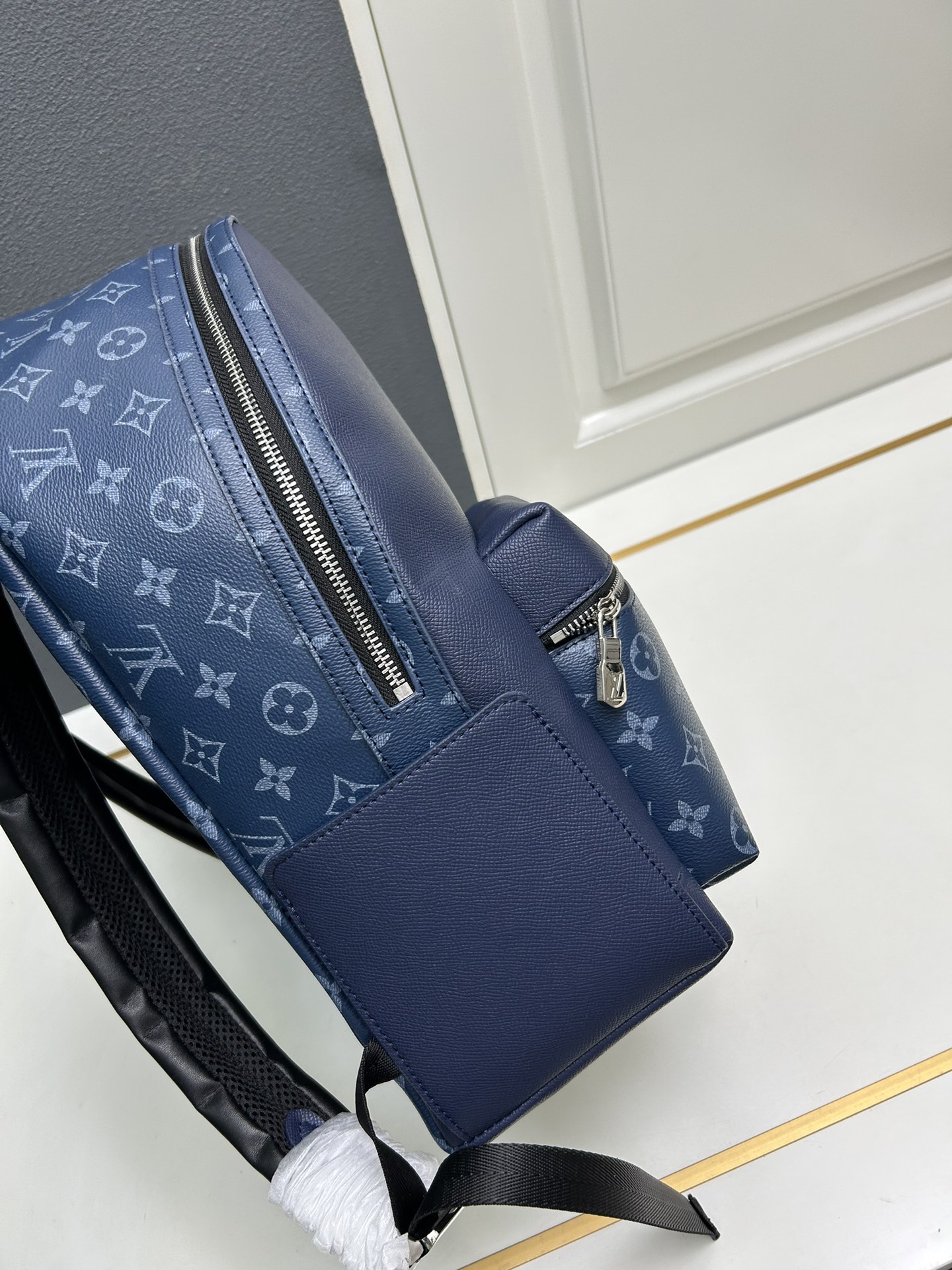 LV BAG/ 29 x 38 x 20cm 