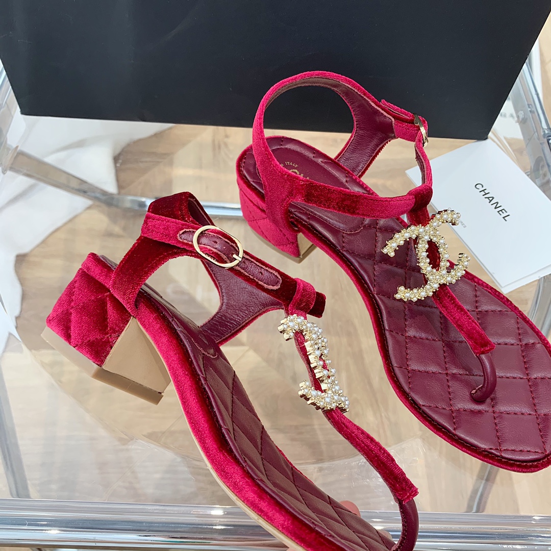 Cn SLIPPERS