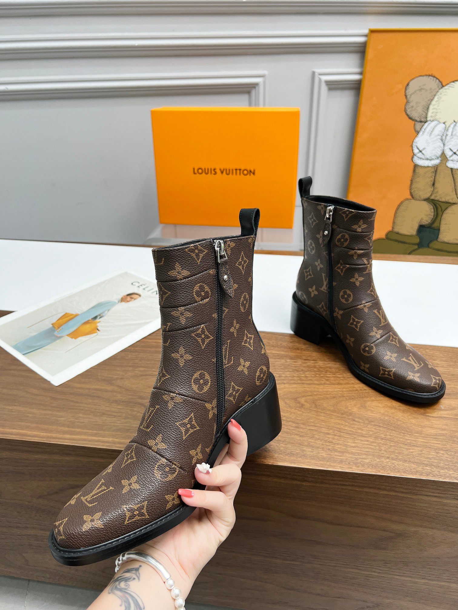 LV SHOES 