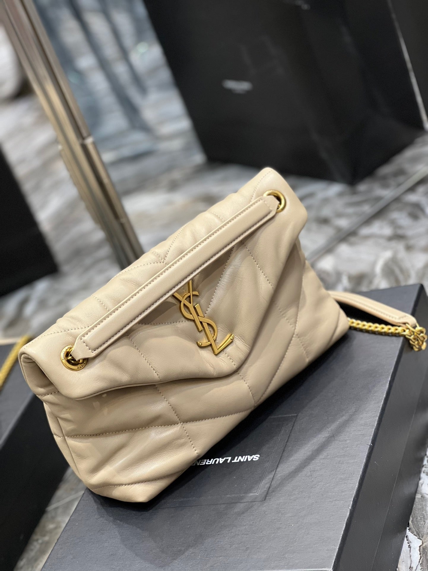 LV BAG/ 29 x 17 x 11 cm 
