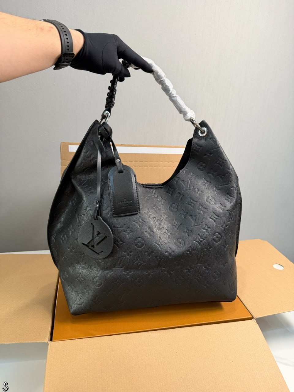 LV BAG/ 34 x 28cm