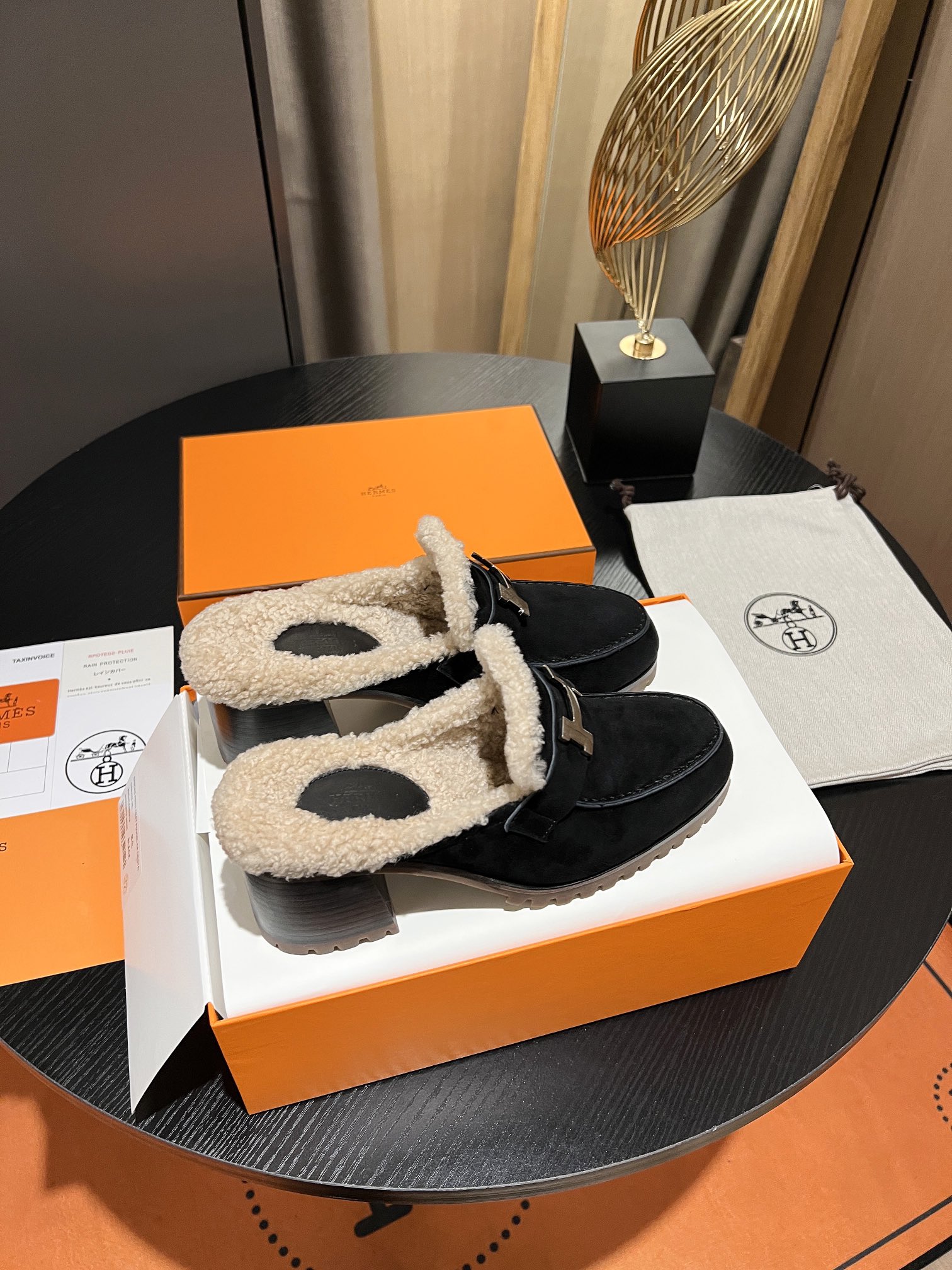 HM SHOES