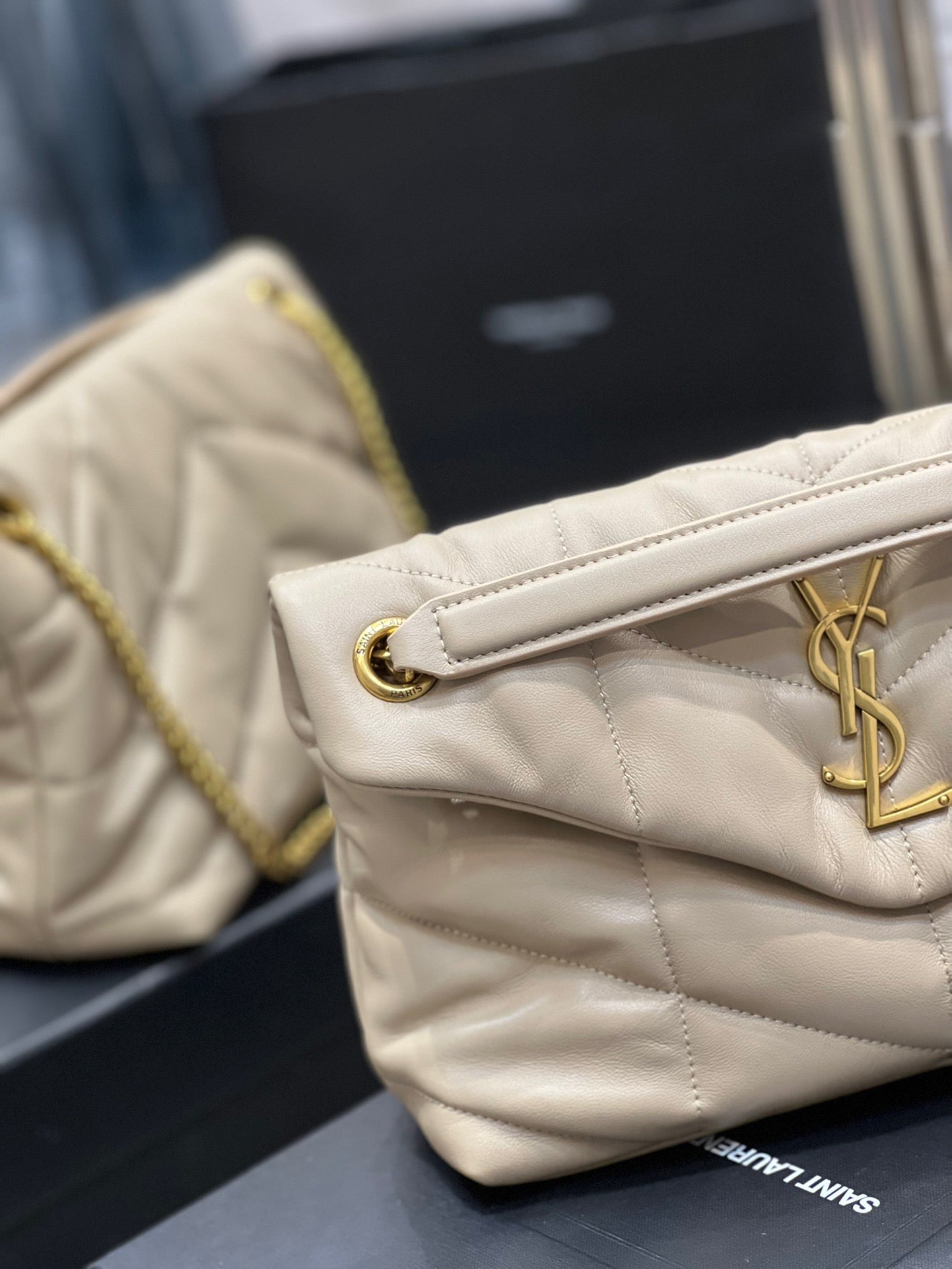 LV BAG/ 29 x 17 x 11 cm 