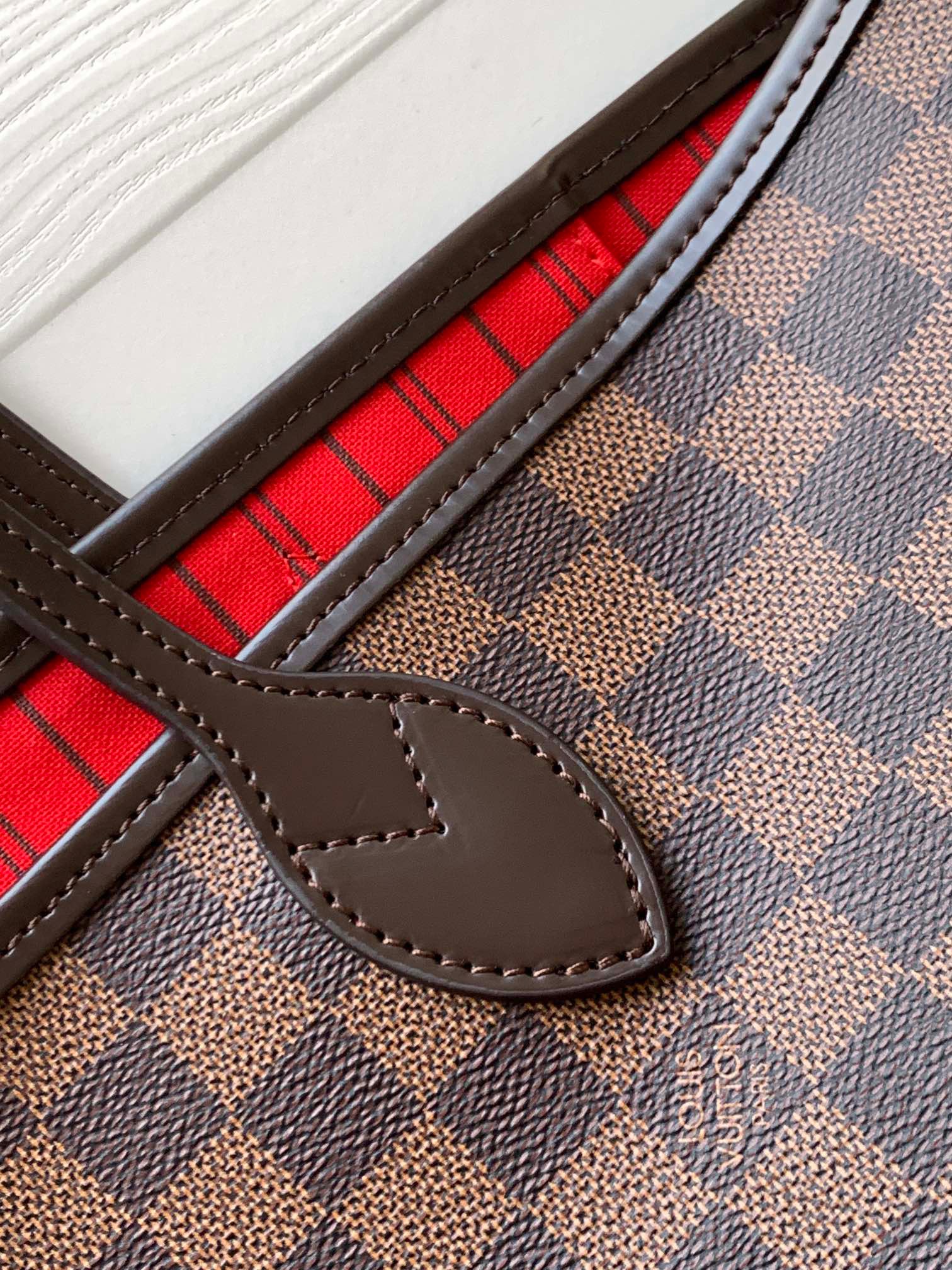 LV BAG/ 40 x 33 x 20 cm