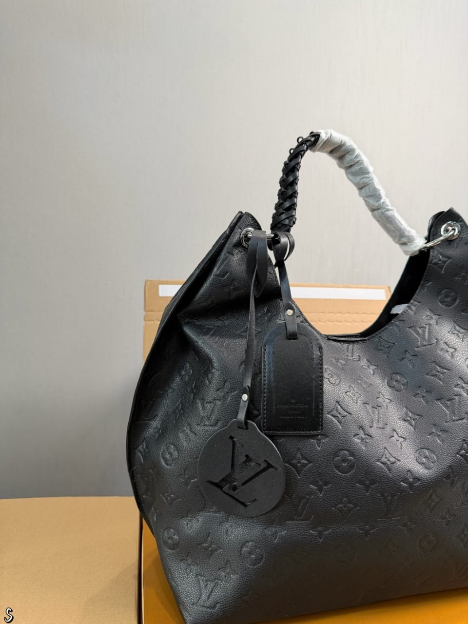 LV BAG/ 34 x 28cm