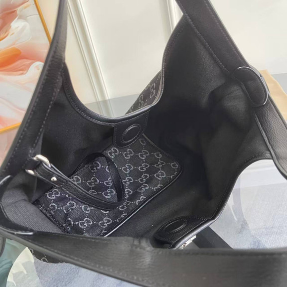 GG BAG/9.8"W x 7.9"H x 5.9"D