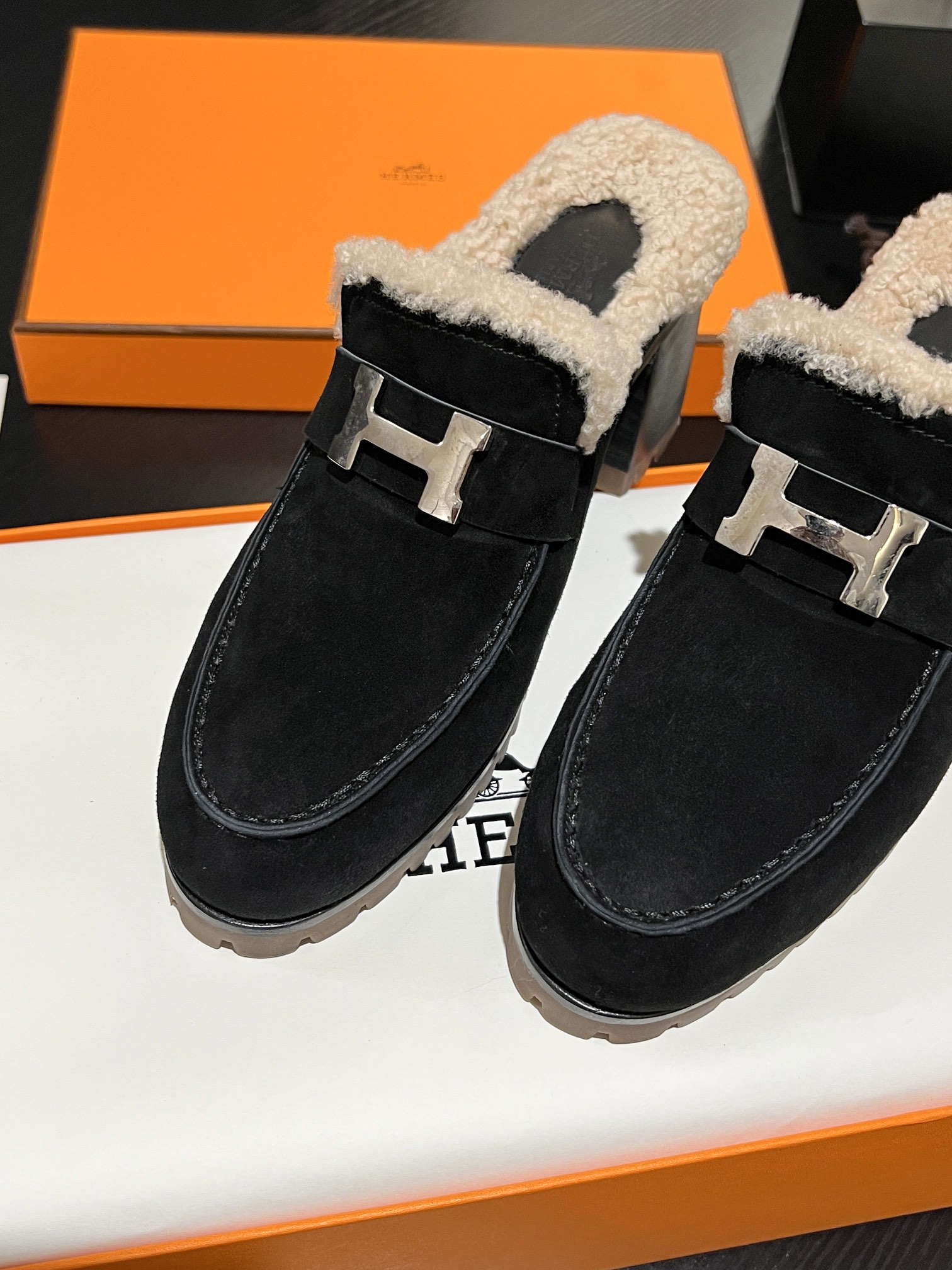 HM SHOES