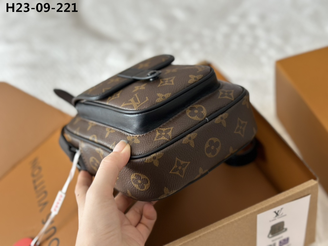 LV BAG/ 15 x 18 cm