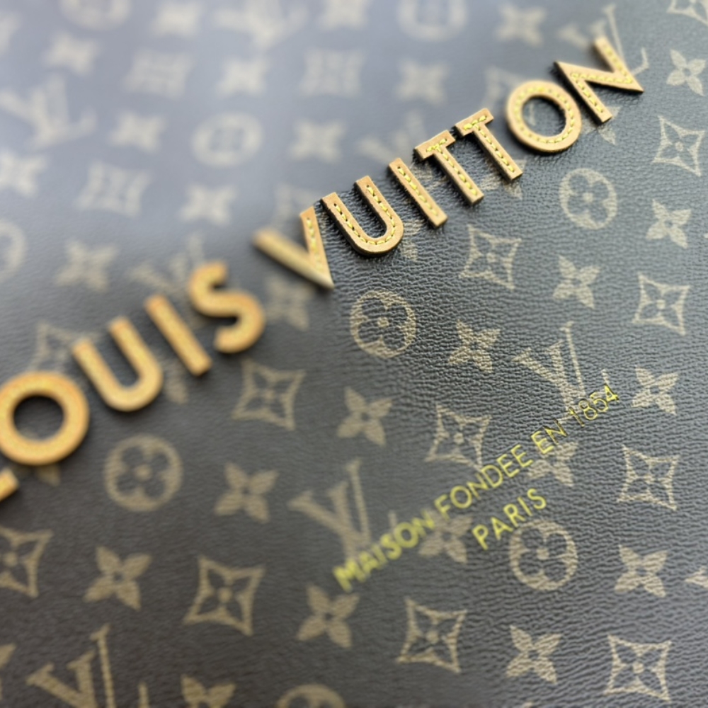 LV BAG/ 40 x 32 x 16 cm