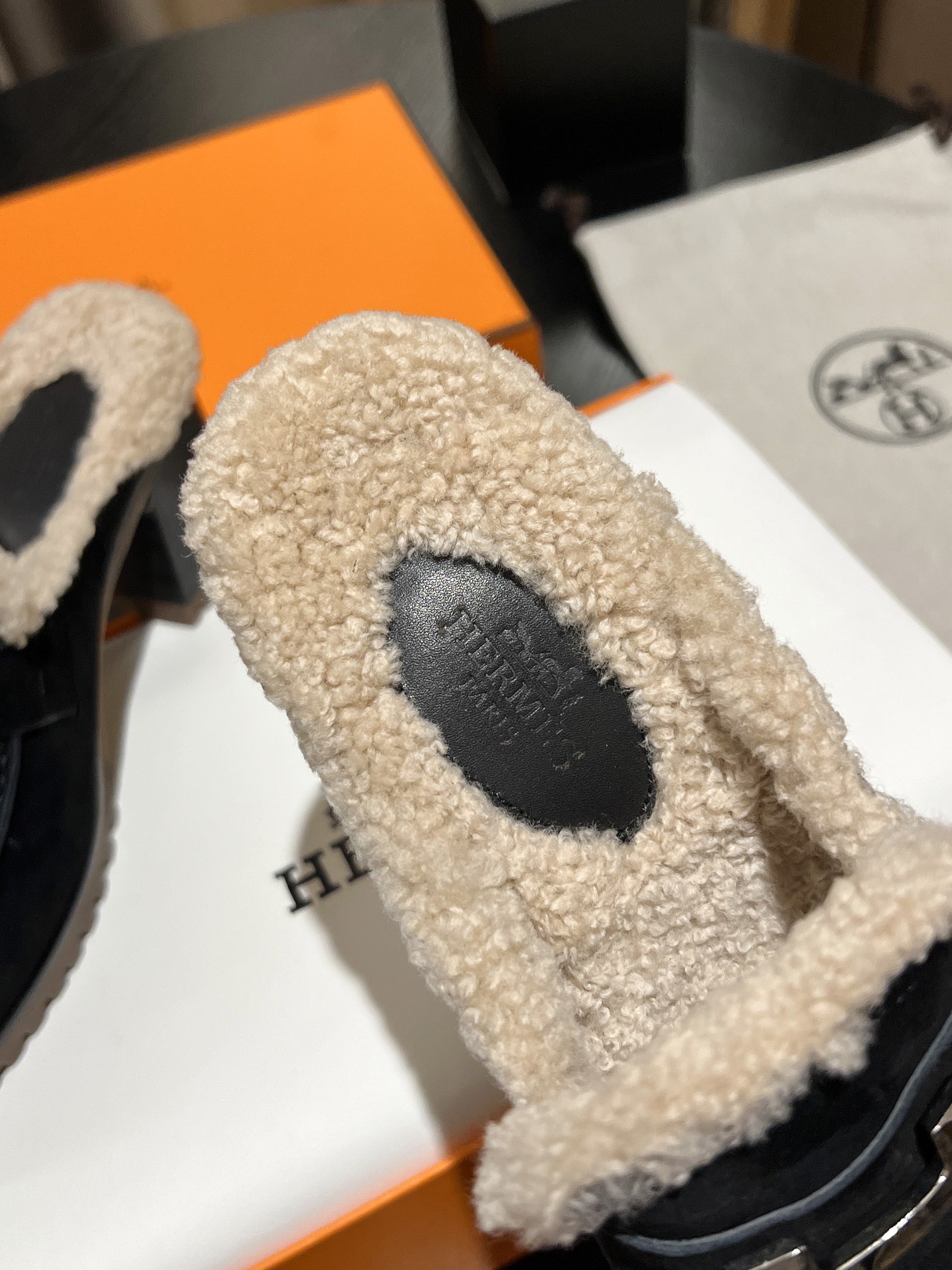 HM SHOES