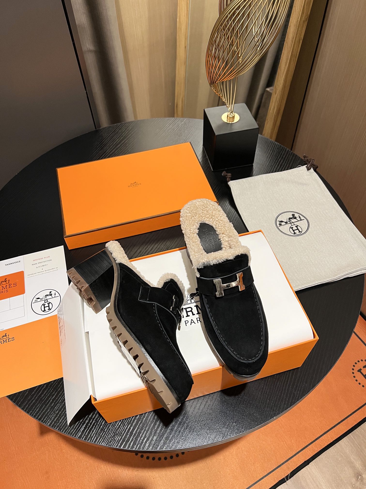 HM SHOES
