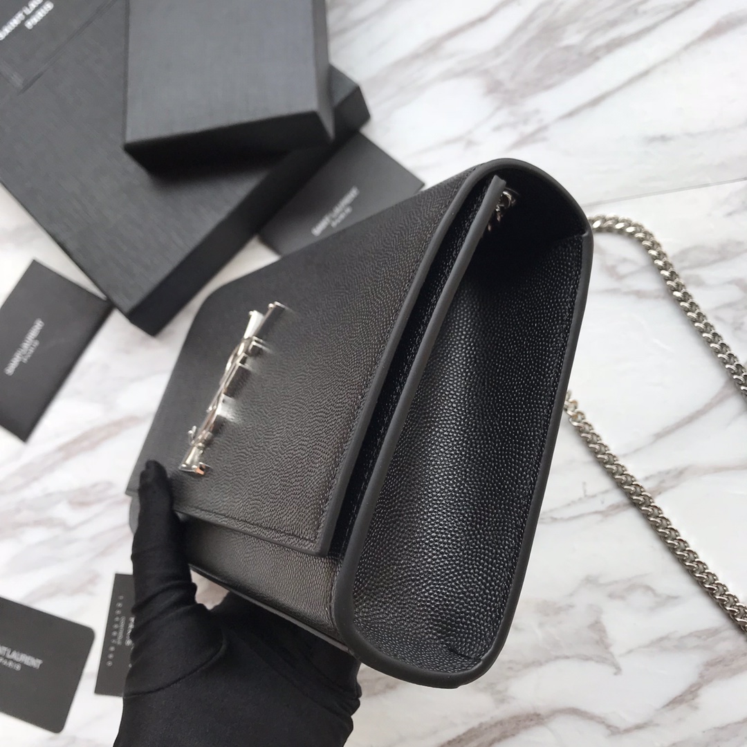YSL BAG/ 24 x 14.5 x 5.5 cm