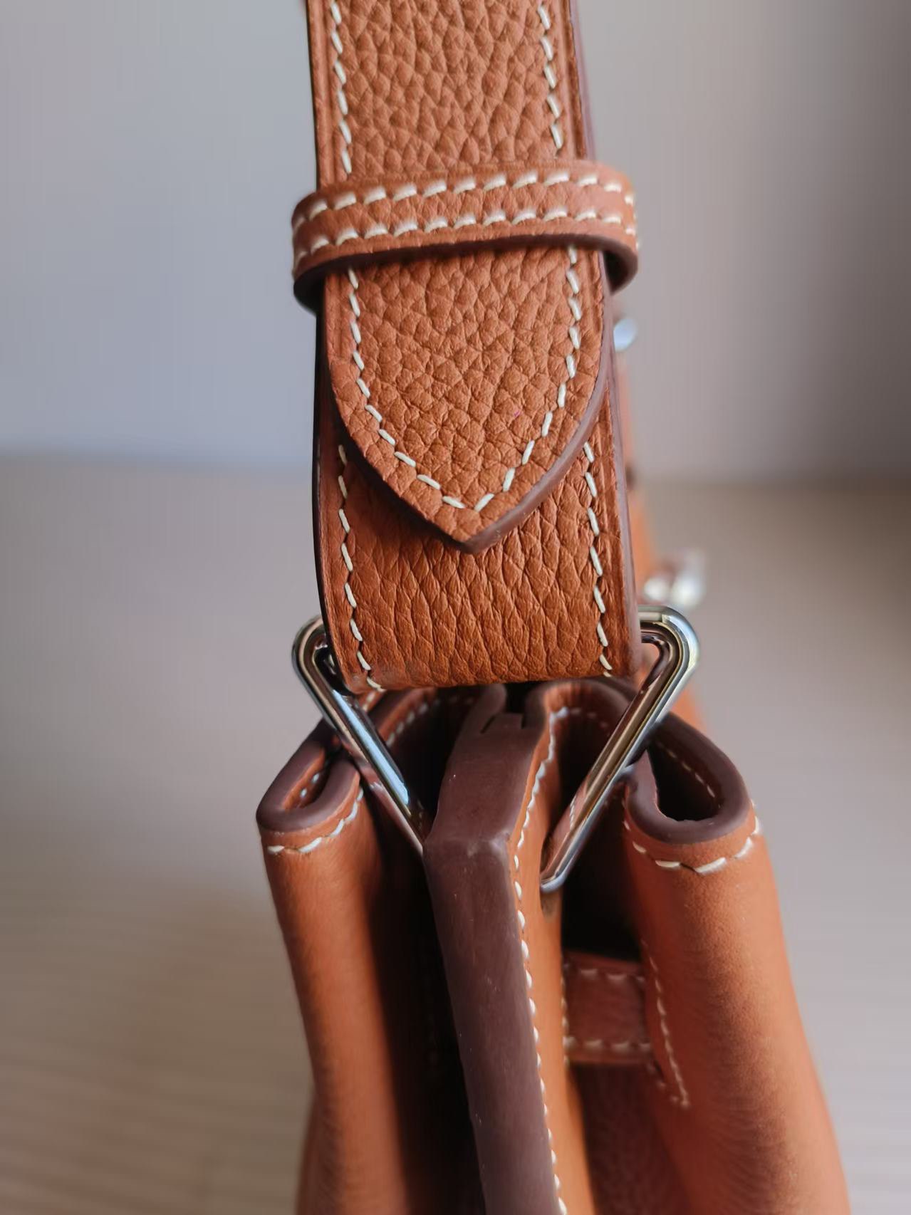 Hm bag/ 22 x 30.5 x 11cm