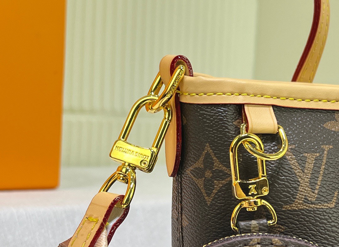 LV BAG