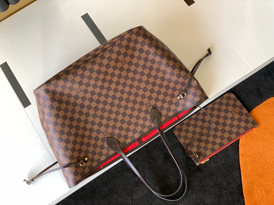 LV BAG/ 40 x 33 x 20 cm
