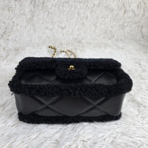 Chanel Bag/ 13.5 x 23 x 7cm