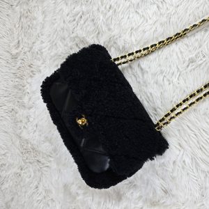 Chanel Bag/ 13.5 x 23 x 7cm