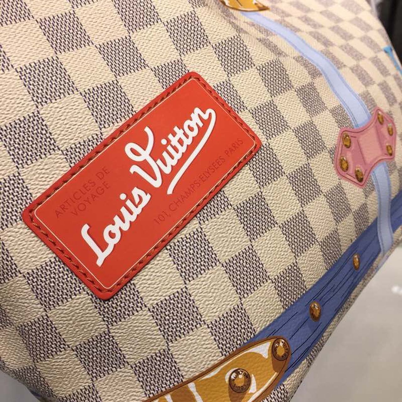 LV Bag/ 32 x 29 x 17 cm