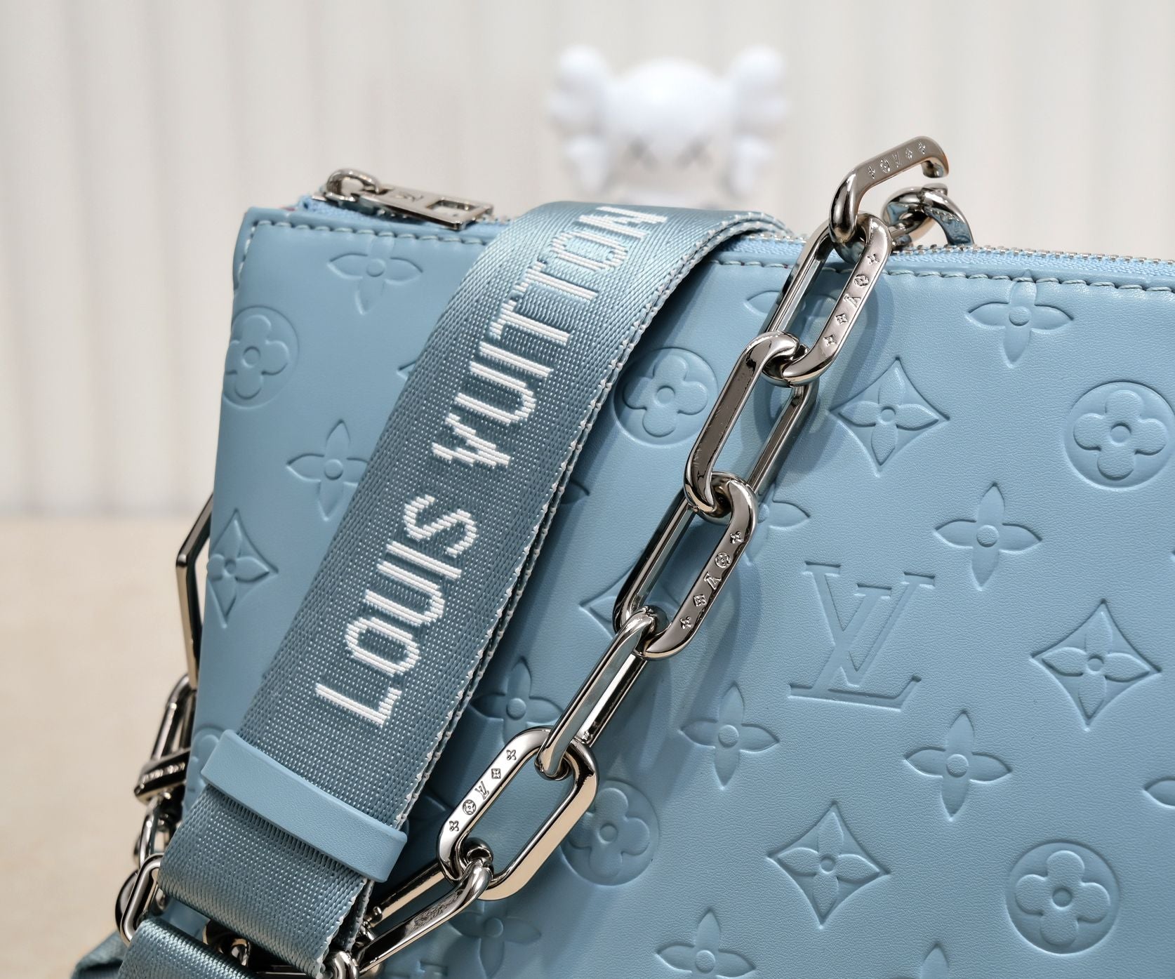 LV BAG/ 26 x 20 x 12 cm