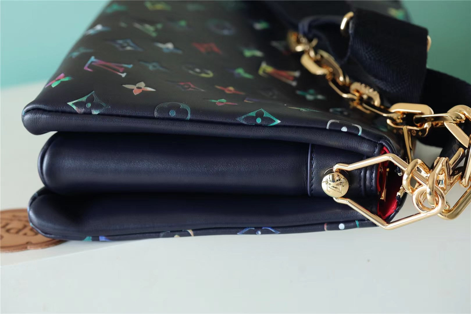 LV BAG/ 26 x 20 x 12 cm