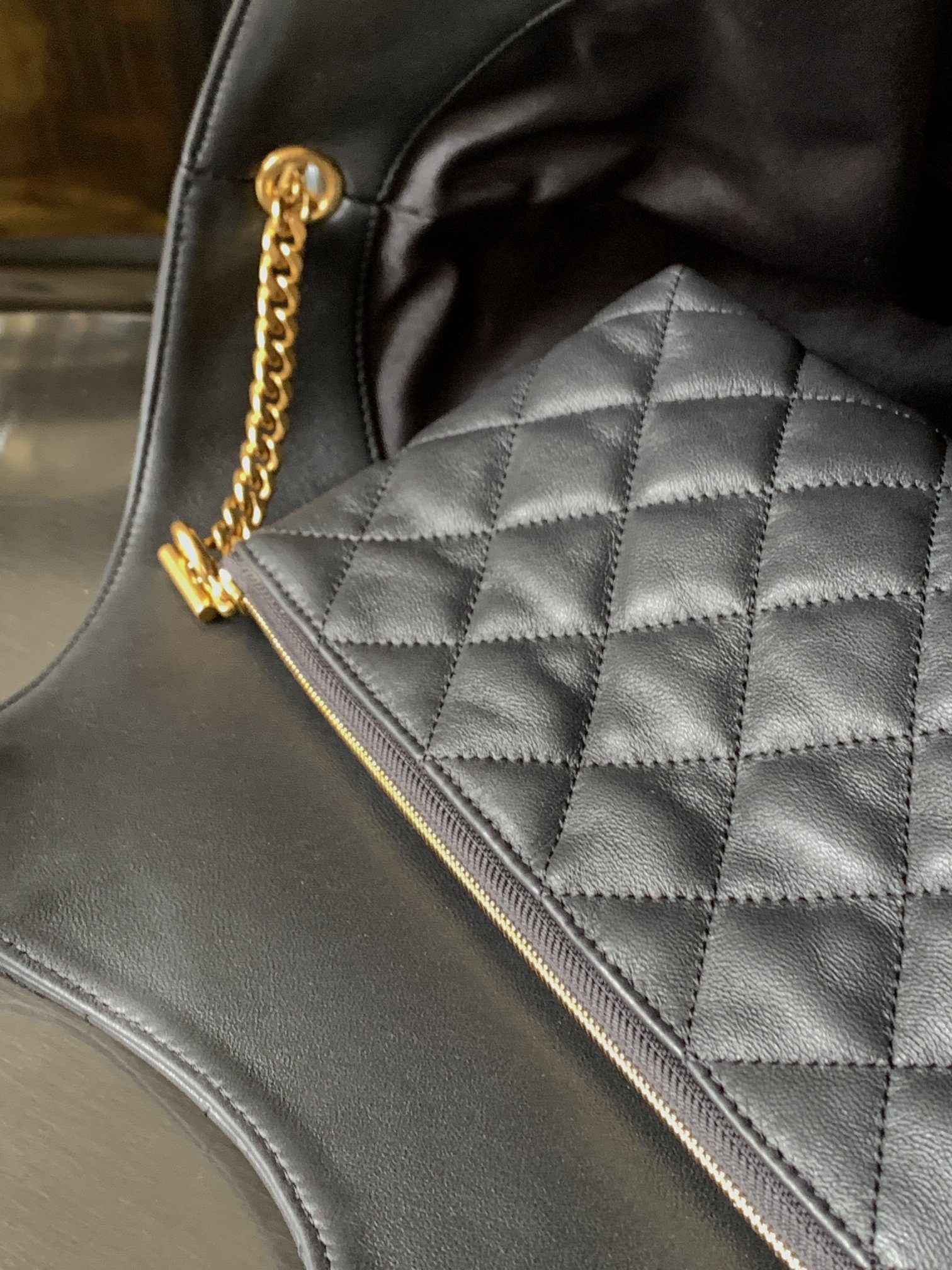  YSL BAG/ 43 x 38 x 8 cm