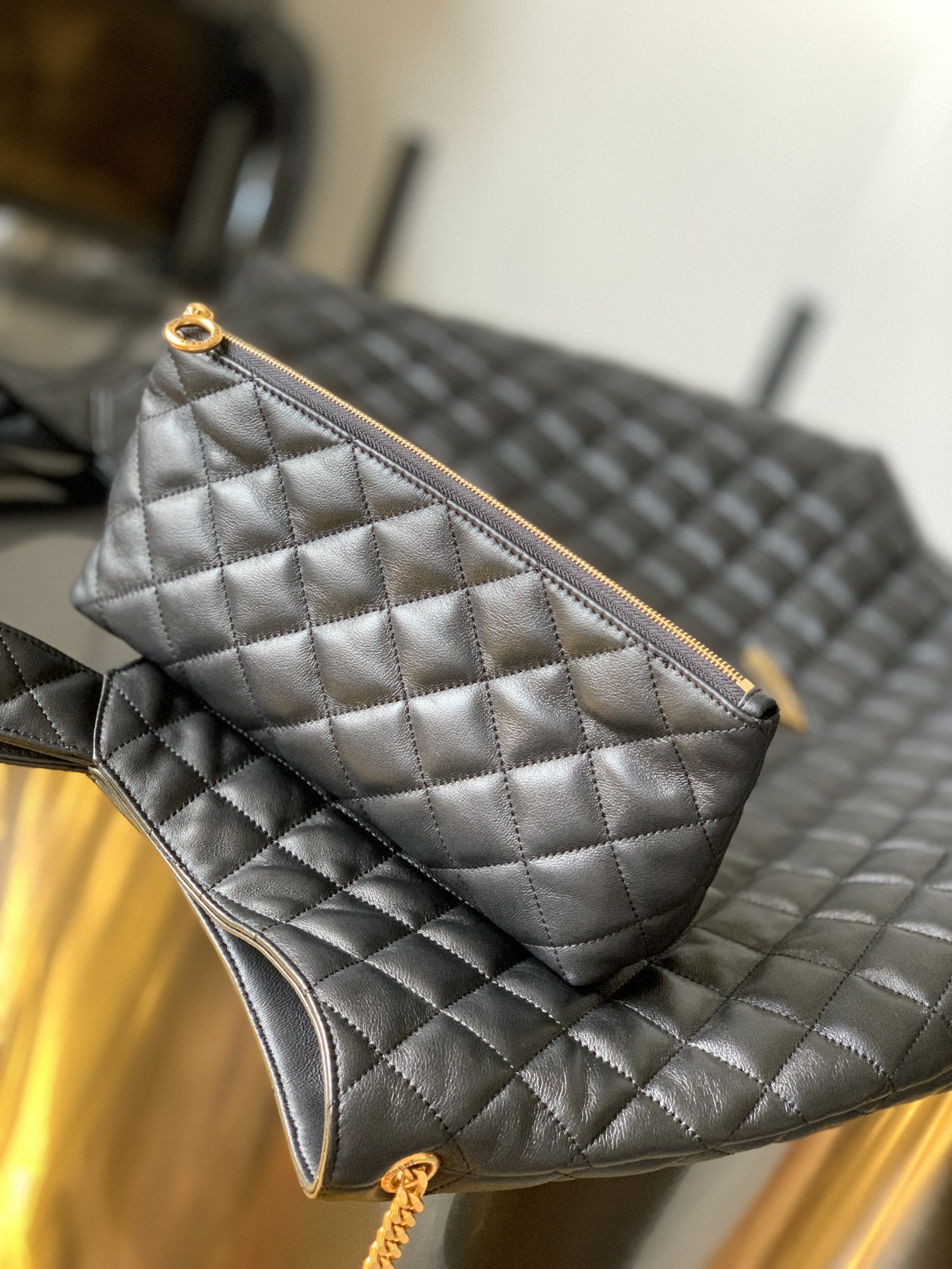  YSL BAG/ 43 x 38 x 8 cm