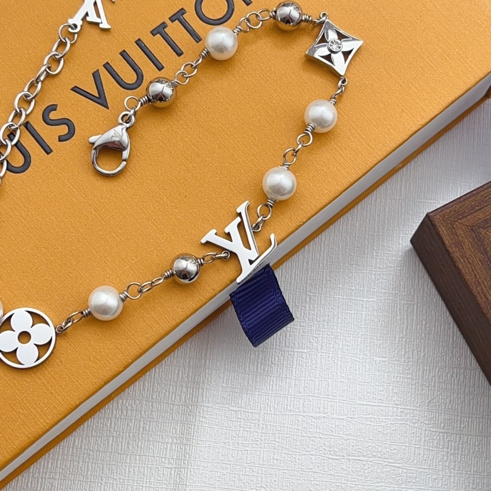 LV BRACELET 