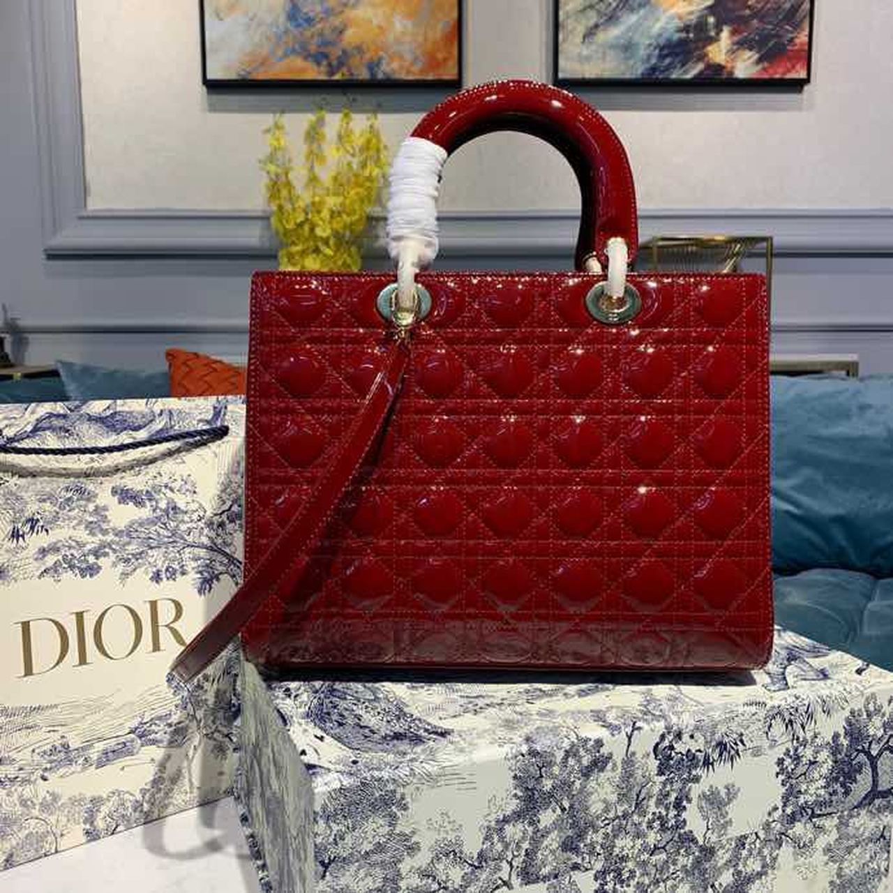 Dior bag/  32 x 25 x 11 cm 