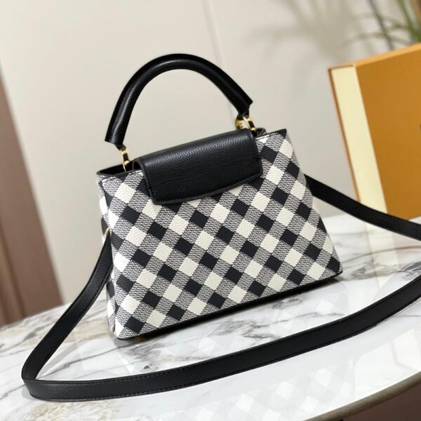 LV Bag/  27 x 18 x 9 cm