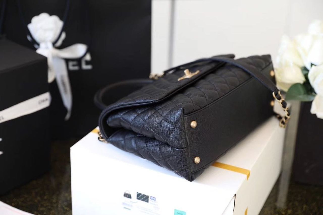 CN bag/ 28 x 10.5 x 17.5 cm