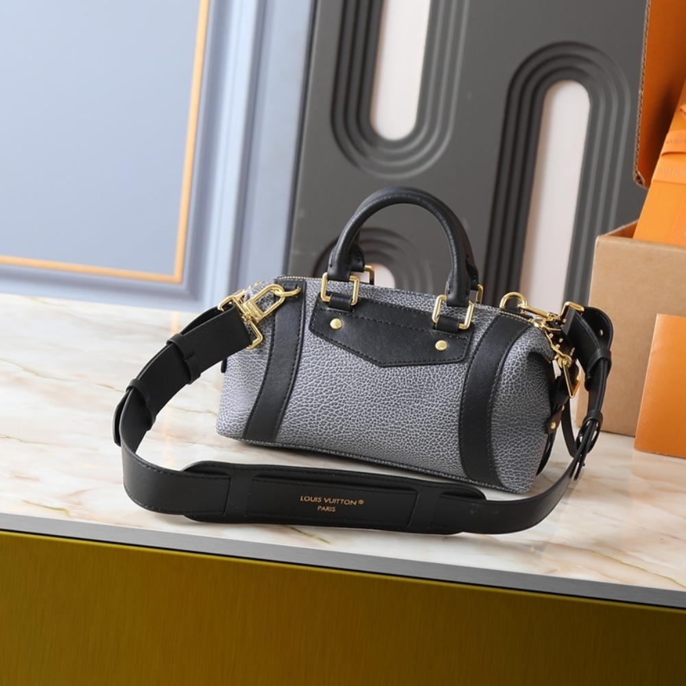 LV BAG/ 23 x 10 x 10 cm 