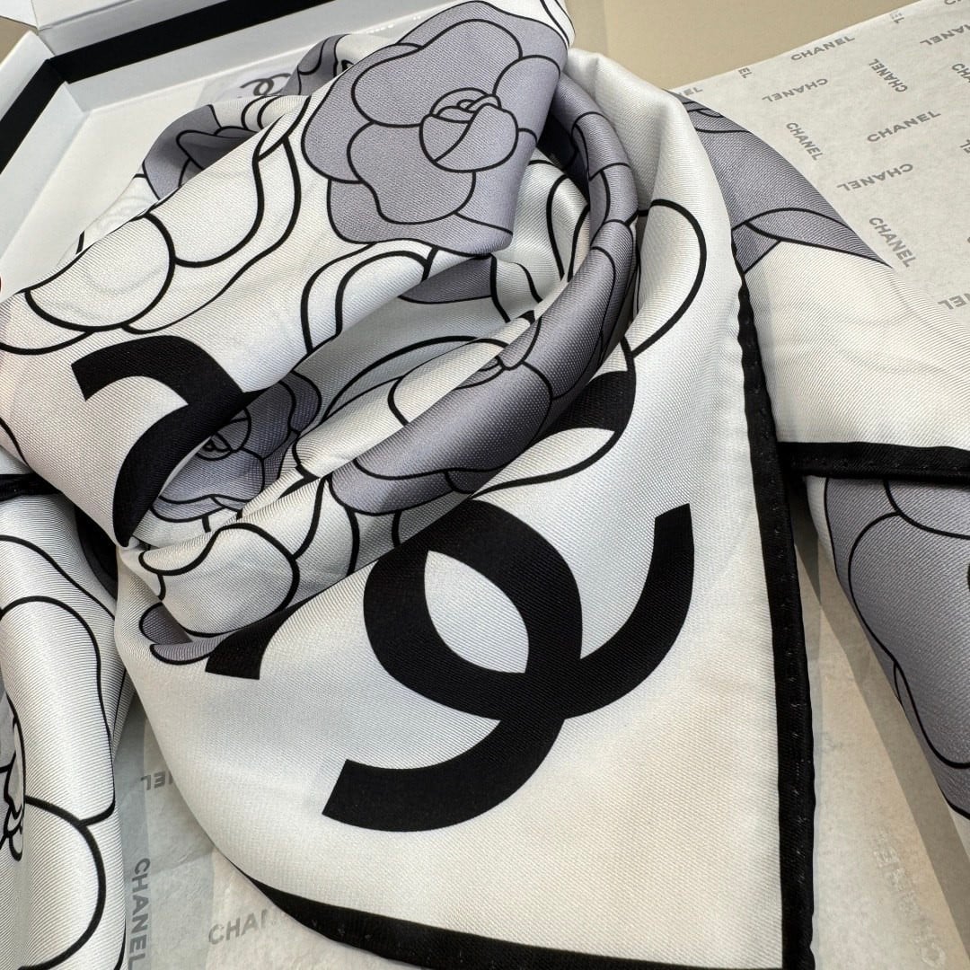 Chanel scarf/  90 x 90cm