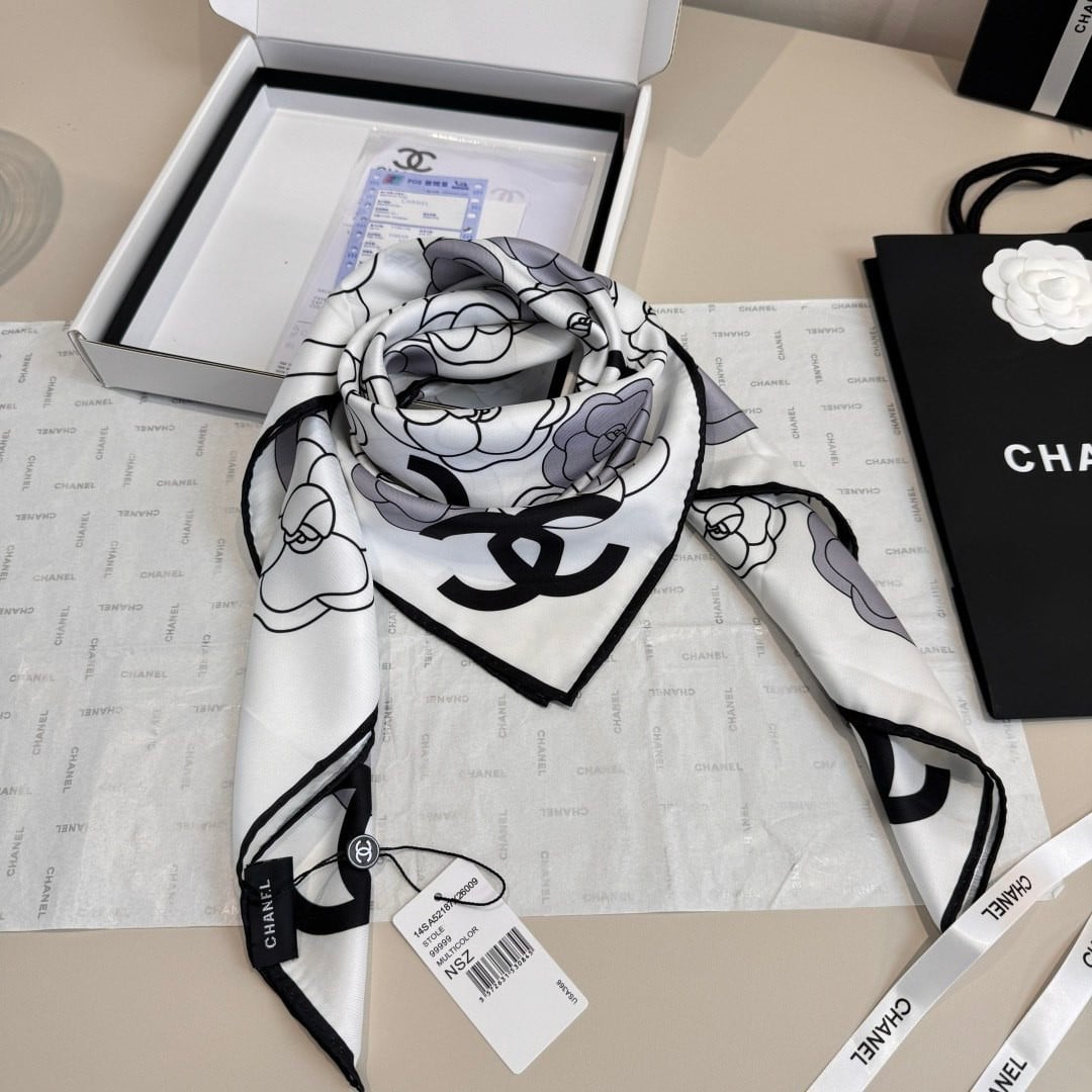 Chanel scarf/  90 x 90cm