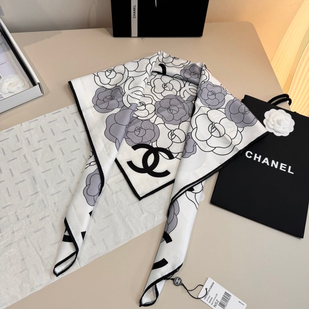 Chanel scarf/  90 x 90cm