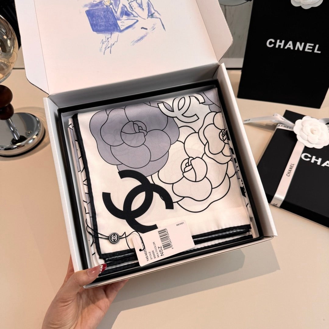 Chanel scarf/  90 x 90cm