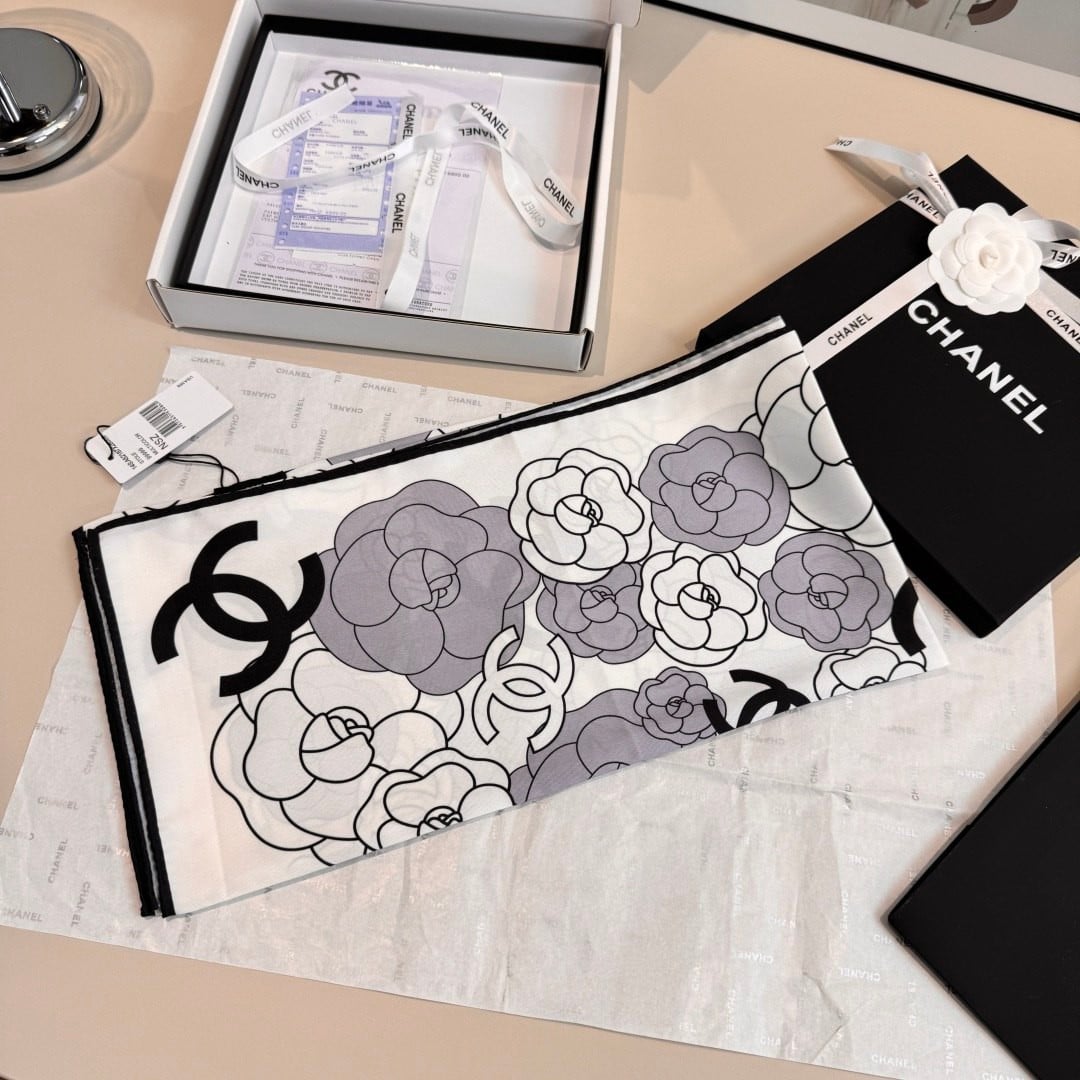 Chanel scarf/  90 x 90cm
