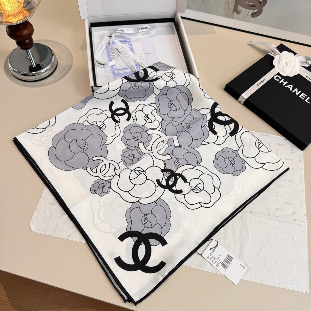 Chanel scarf/  90 x 90cm