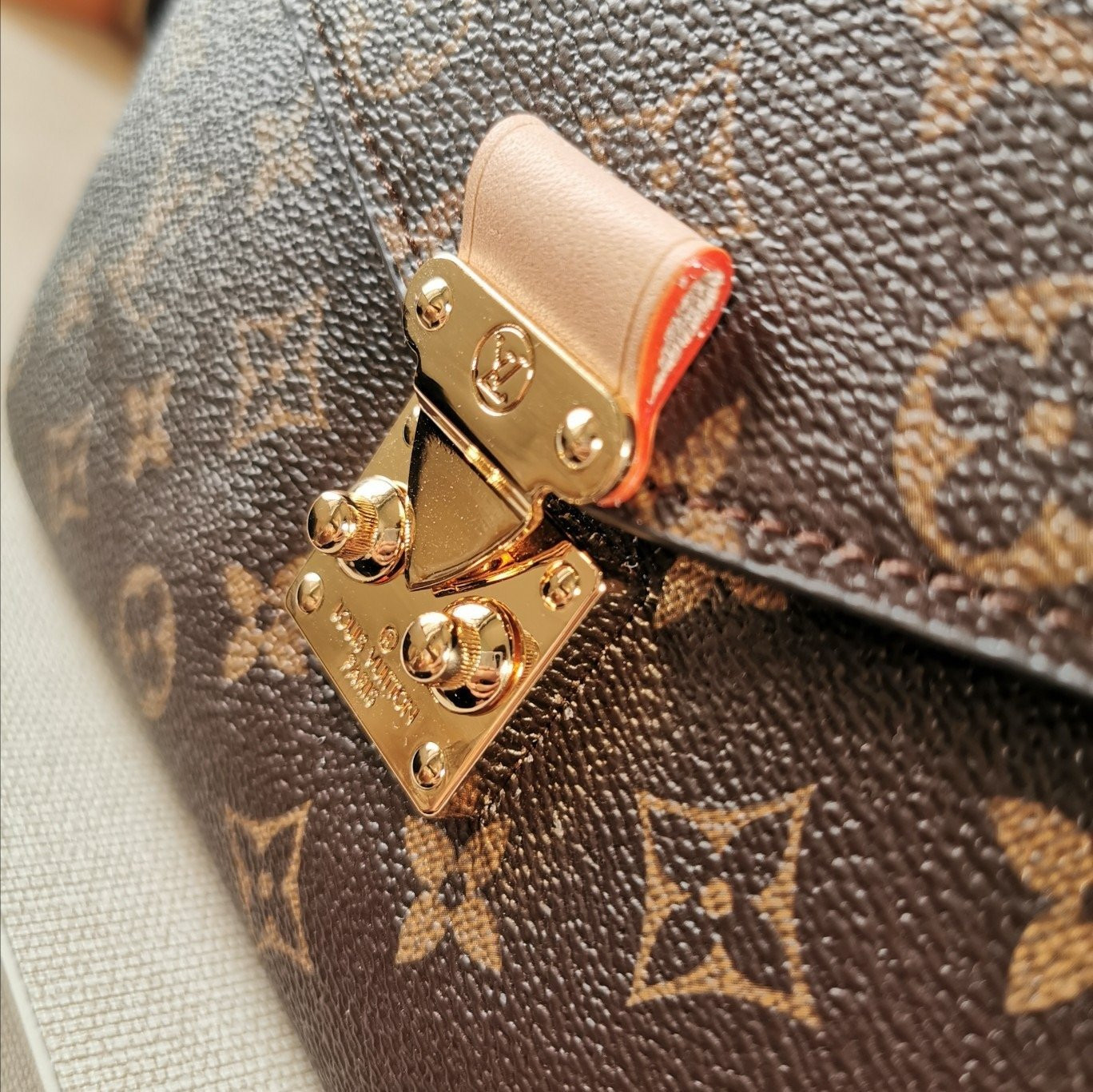 LV BAG