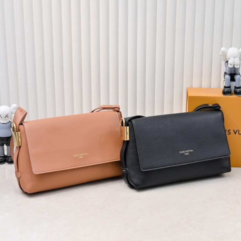 LV BAG/  30 x 18 x 12 cm