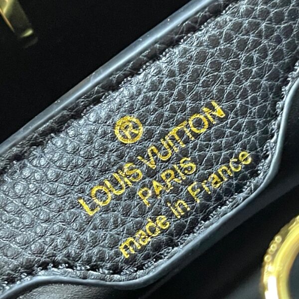 LV Bag/  27 x 18 x 9 cm