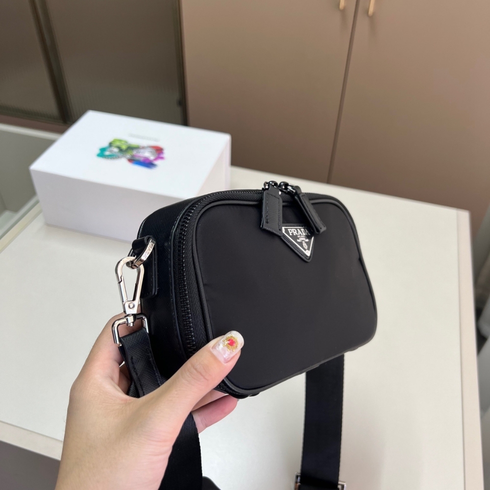 Prada bag/ 20 x 12 cm