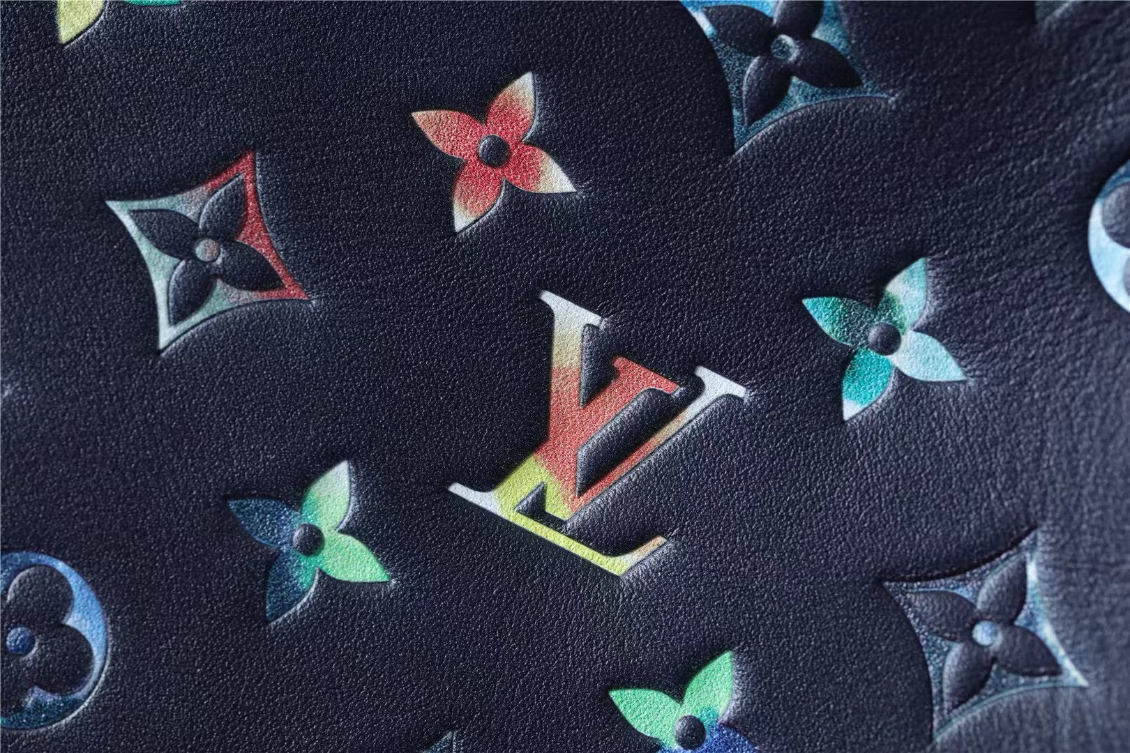 LV BAG/ 26 x 20 x 12 cm