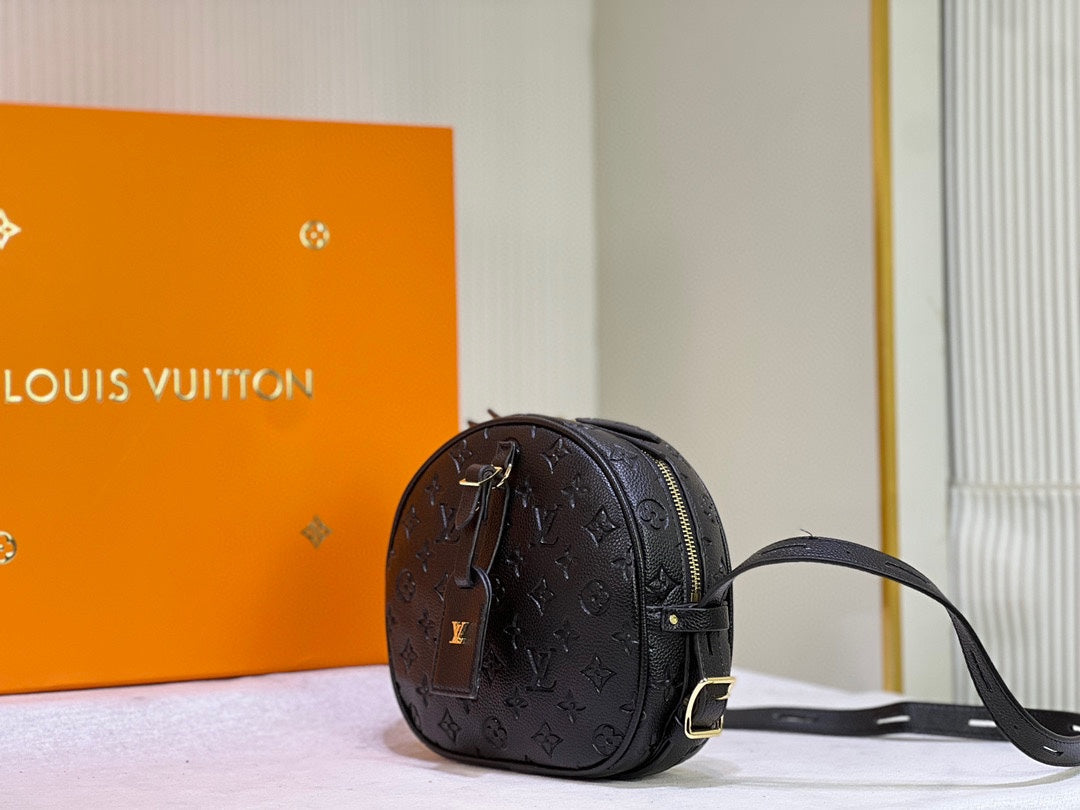 LV BAG/  20 x 22.5 x 8 cm