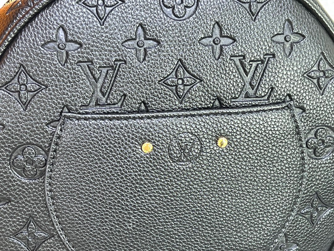 LV BAG/  20 x 22.5 x 8 cm